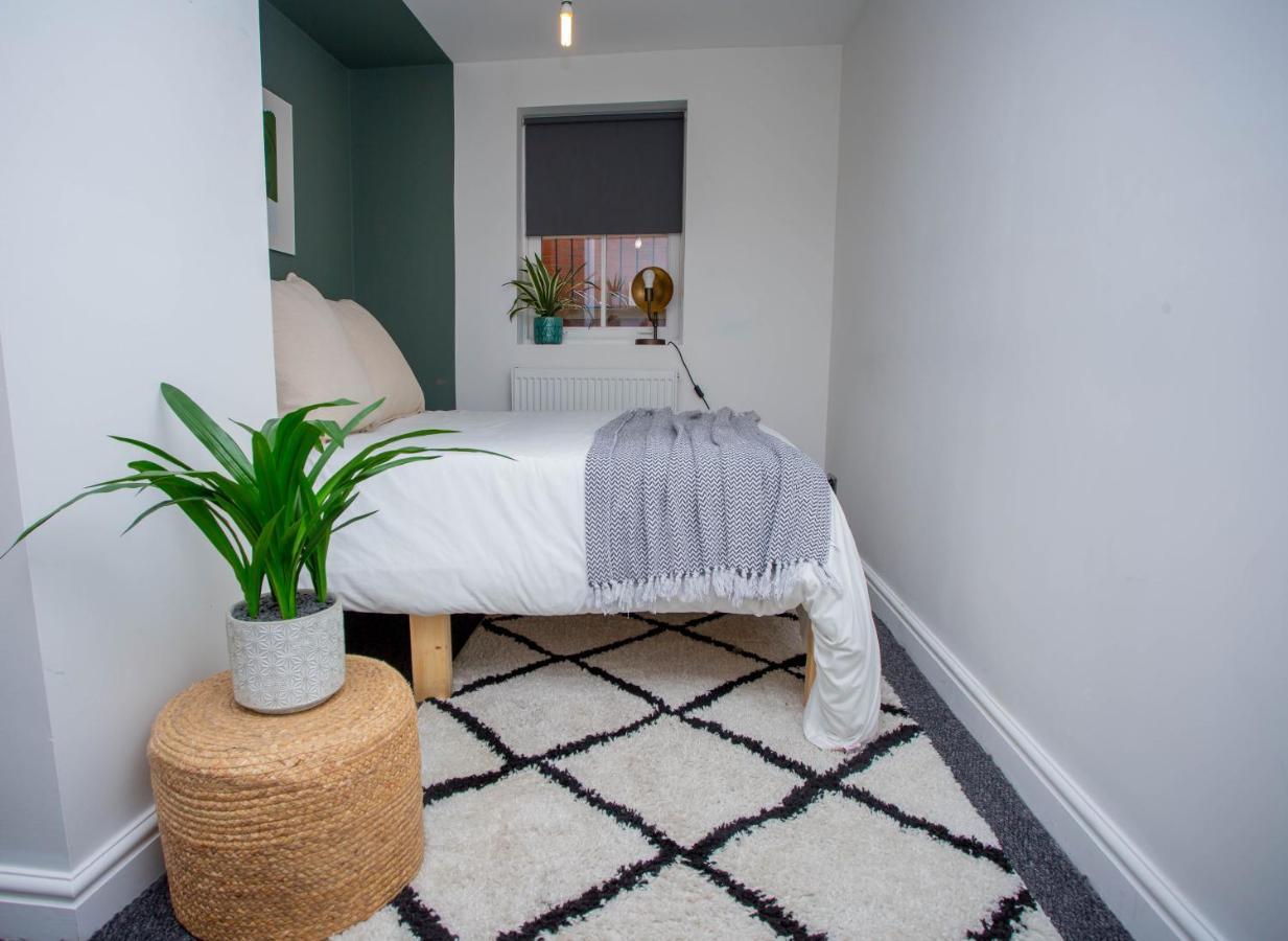 Nest Easy - Derngate Basement Apartment Northampton Exterior photo